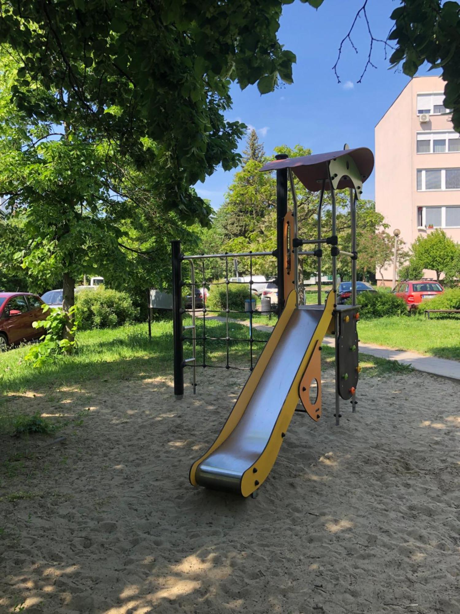 Juti Apartman Eger Buitenkant foto