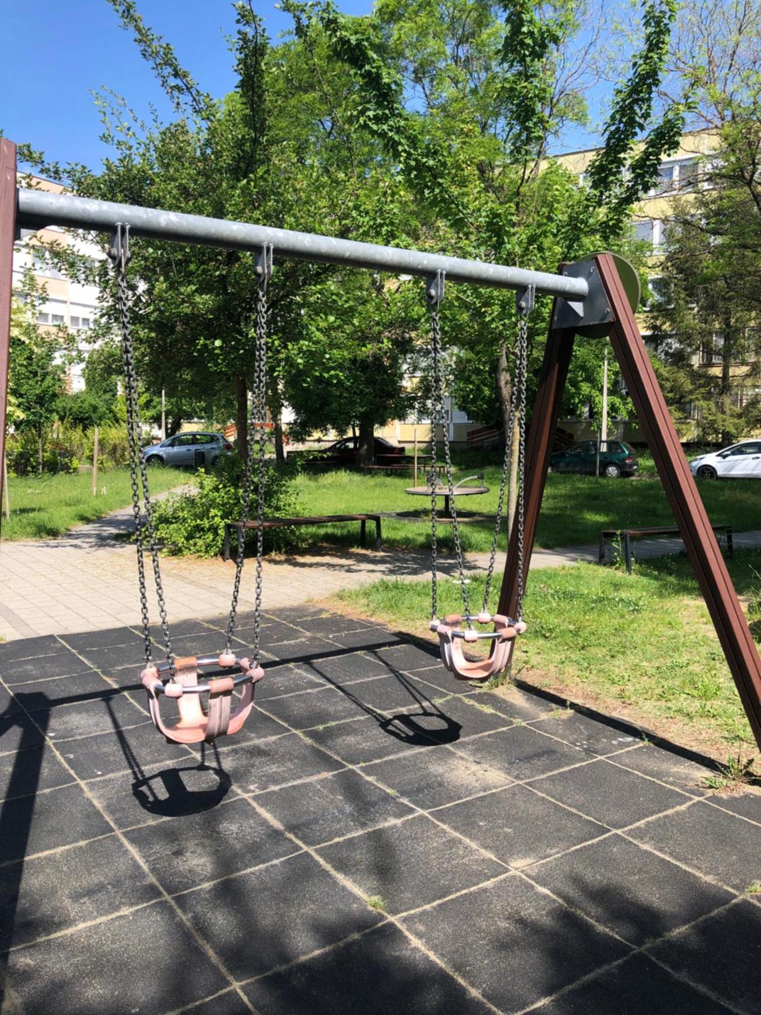 Juti Apartman Eger Buitenkant foto